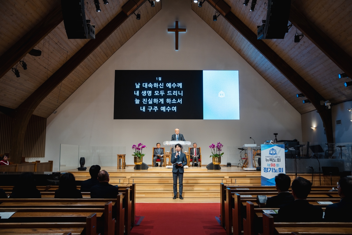 WEBPastor Austin_s Ordination Service-7.jpg