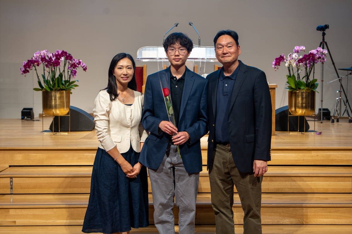 WEBJY405759.jpg